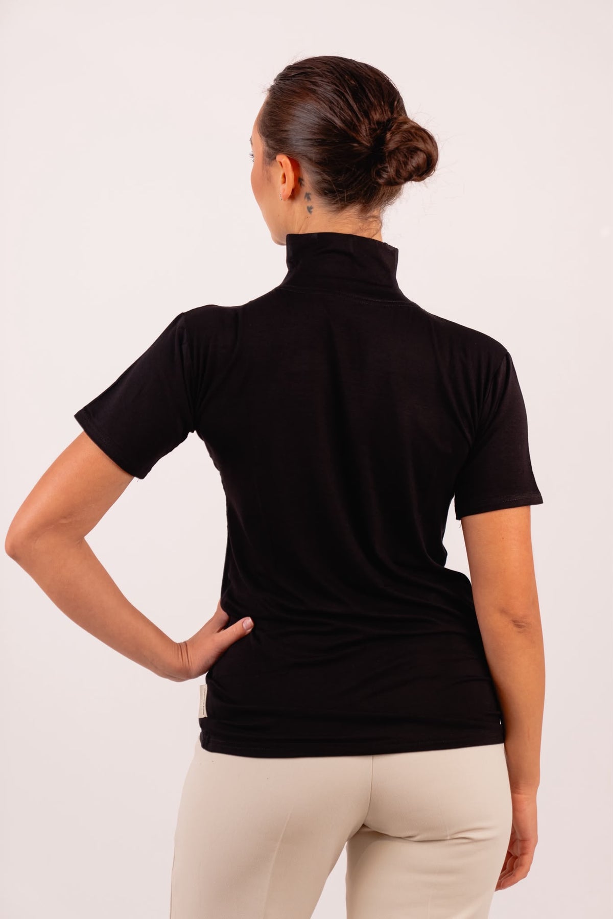 High Neck Top – Classic Neck